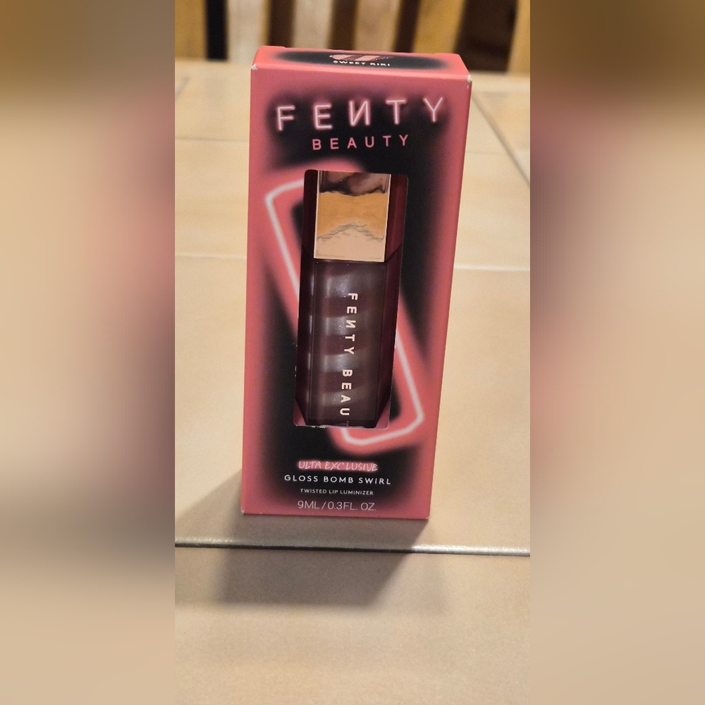Fenty Beauty Gloss Bomb Swirl - Berry and Gold
